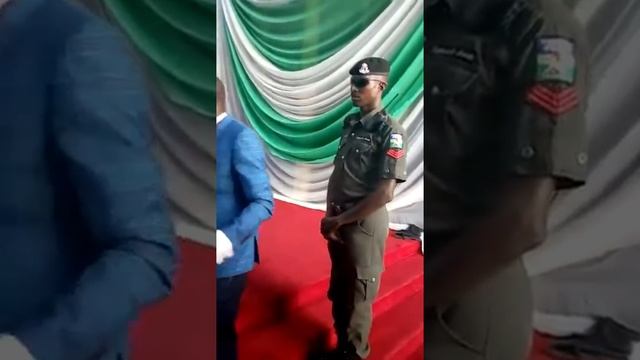 Amb Dr Philemon Ibrahim Gora answering questions from press when he donated N500mil to a sch in zur смотреть онлайн