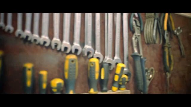 Kulibin (mechanic) by Bluesmobile Garage смотреть онлайн