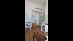 Мальчик боится укола)))