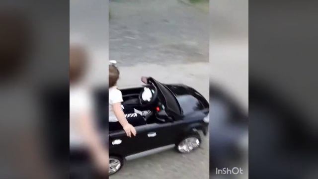 учимся кататься на машине 🚗 смотреть онлайн