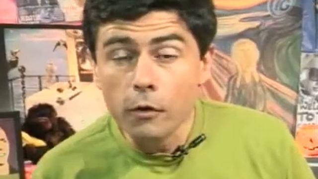 Apresentadora mostra mais do que devia. смотреть онлайн