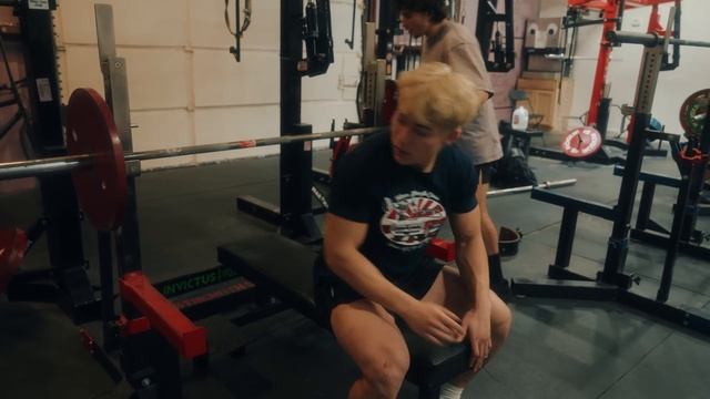 900 Lbs DEADLIFT At 17 Years Old WHAT?!? Feat Nik You