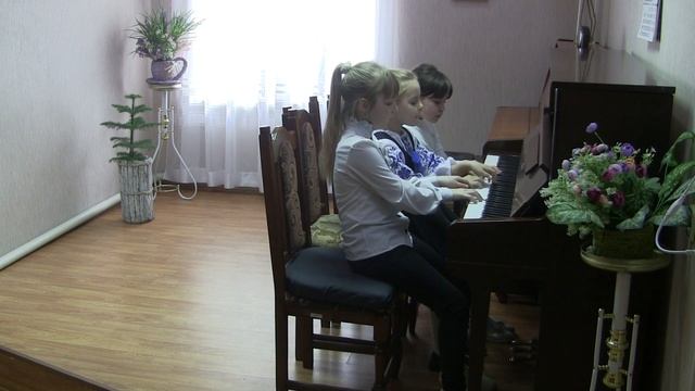 Діденко Таїсія, Дука Ксенія, Михайленко Марина-В. Шаїнський «Чунга-чанга»(обр. Л.Сухощеєва) смотреть онлайн