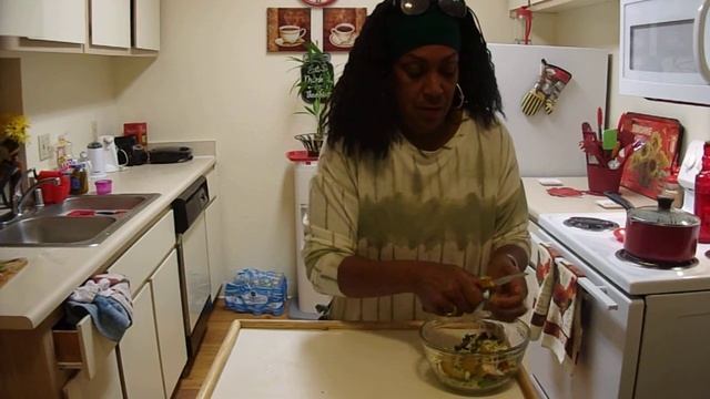 (part 2 )TURKEY MEATBALL'S W/VEGGIE RICE / KALE SALAD смотреть онлайн