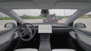 Автомобиль Илона Маска на автопилоте