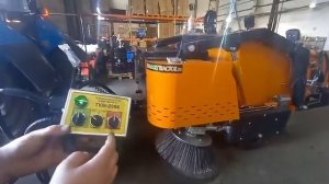 Управление прицепной подметально-уборочной машиной ТКМ-2000