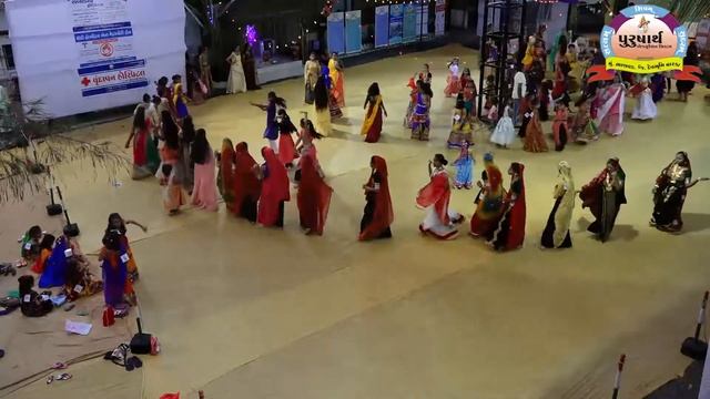 Navratri Day 9 - Girls Round - Camera 2 (Purusharth Education System) смотреть онлайн