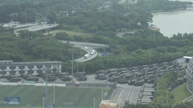 Übung chinesischer Truppen in Shenzhen an der Grenze zu Hongkong | AFP смотреть онлайн
