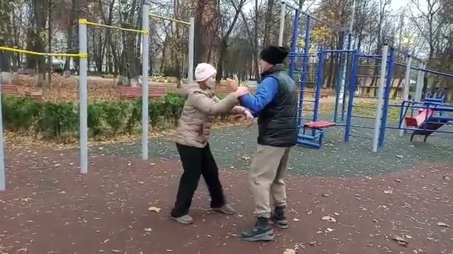 отработка слушания в движении с закрытыми глазами... смотреть онлайн