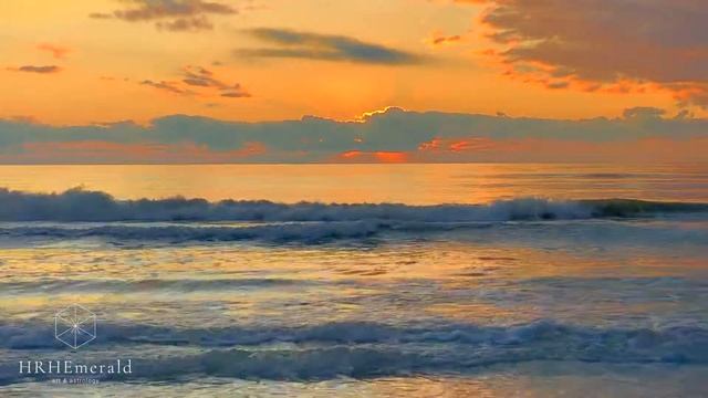 🦋 HD VIDEO • RELAXING OCEAN WAVES • CALM SUNSET NATURE SOUND • THERAPY • ARTIST EMERALD смотреть онлайн