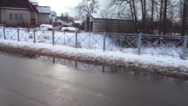 Рядом с рекой Дудергофкой у Старо-Пановского моста