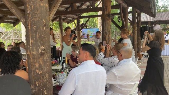 «Поющие официанты» или Опера для всех/ Доступная Опера/ Libiamo смотреть онлайн