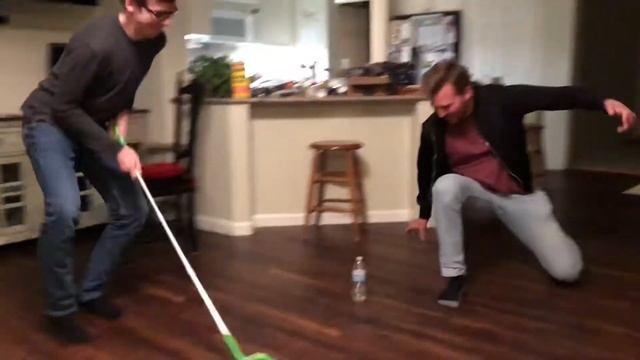 Olympic Curling with Home Items смотреть онлайн