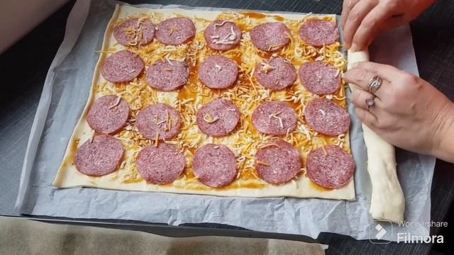 ИДЕЯ СУПЕР!! РУЛЕТ ПИЦЦА_ПРОСТО РАСКЛАДЫВАЕМ И НАРЕЗАЕМ_PIZZABRÖTCHEN