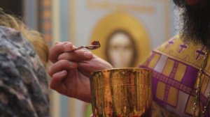 Что нужно знать о таинствах Церкви： ЕВХАРИСТИЯ