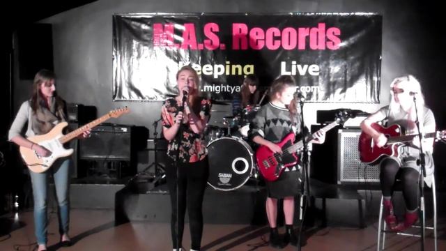 Sunday's Child - "Suitcase" (Original Song) смотреть онлайн