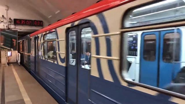 81-717.5М/714 и 81-714 Перекраска Московский транспорт На станции Кантемировская смотреть онлайн