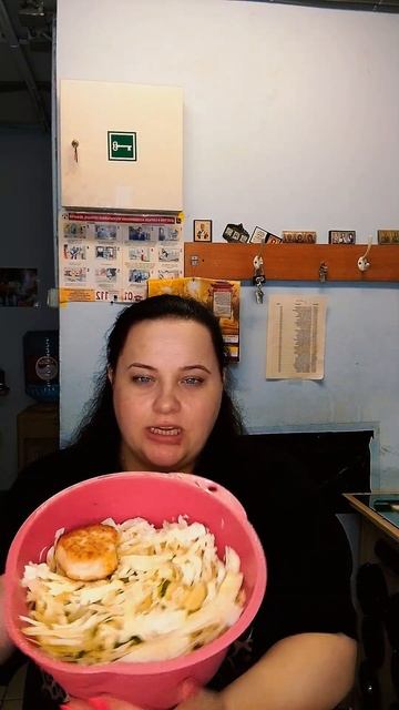 на обед салат и куриная котлета , чай #диета #пп #еда #питание #похудение #обед #какпохудеть #салат смотреть онлайн