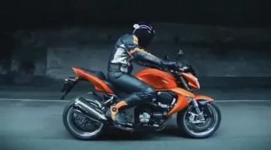 Kawasaki Z1000 2007-2009 Official Video