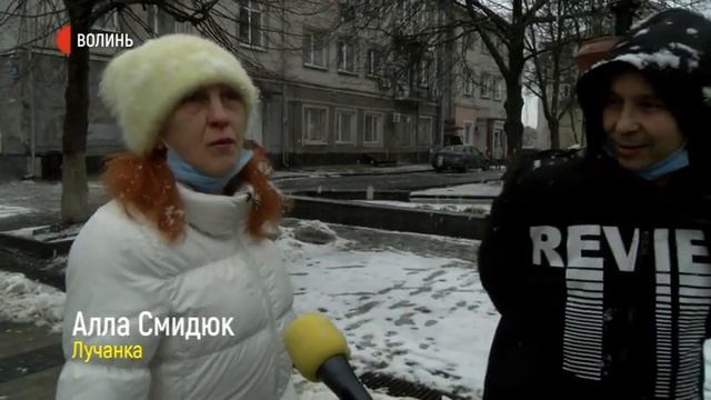 У центрі Луцька розпочали кронування дерев. Частину цьогоріч планують зрізати смотреть онлайн