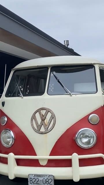 Funky retro VW VAN spotted on my neighborhood walk #80smusic #volkswagen #vintage#northvancouver смотреть онлайн