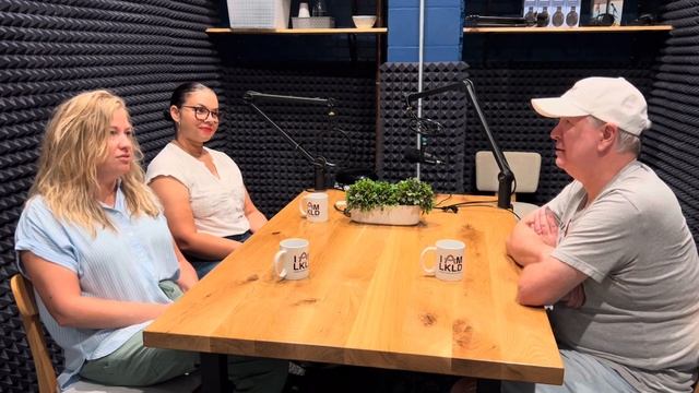 Becky Yohe & Melissa Garcia of Art Centric Studio sit down with Don Burns. #iamlakeland смотреть онлайн