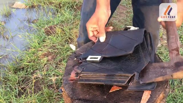 Destroying my Diamond Wallets | Axe Vs Diamond Wallets Life Hacks смотреть онлайн
