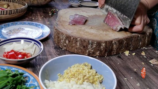 Spicy pomegranate flower|Muslim Chinese Food|云南人春吃百花，但这样烹制的石榴花，是你绝对想不到的美味 смотреть онлайн