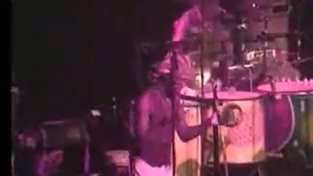 Arnaldo Antunes & Moreno Veloso & Carlinhos Brown- Alegria - Heineken Concerts - 1995 смотреть онлайн