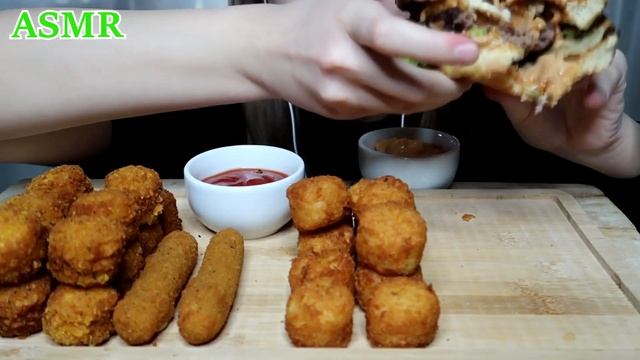 ASMR OROTORO COWBOY BURGER, MOZZARELLA STICKS, SPICY SWEET CORN BITES | MUKBANG | EATING SOUNDS смотреть онлайн