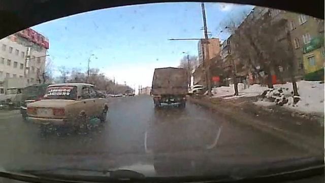 Мото ДТП_30.01.2013. Свердловский пр-к & Калинина.wmv смотреть онлайн