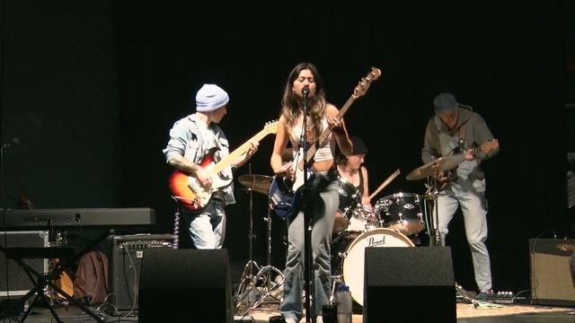 The Diz - Self Medicate (Live at the Stageroom) смотреть онлайн