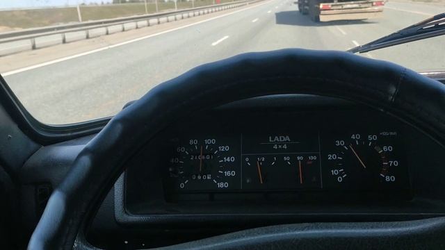 Почитал в комментах: расход Нивы в городе 15л. Улыбнулся/ужаснулся.. смотреть онлайн