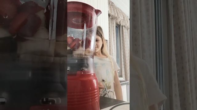 делаем фруктовый лёд! смотреть онлайн