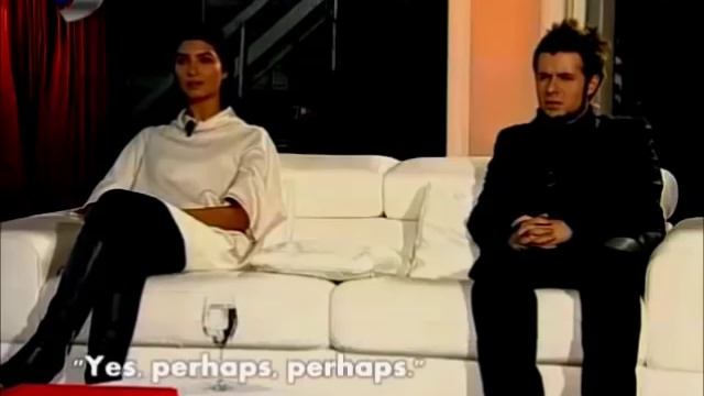 Tuba Buyukustun is asked about the color of her eyes in two interviews смотреть онлайн