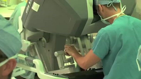 Robotic Surgery for Pelvic Organ Prolapse | UCLA Obstetrics & Gynecology