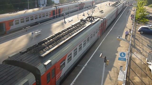 ЭД2Т-0050 и ЭД4М-0236, станция Тушино, Москва. смотреть онлайн