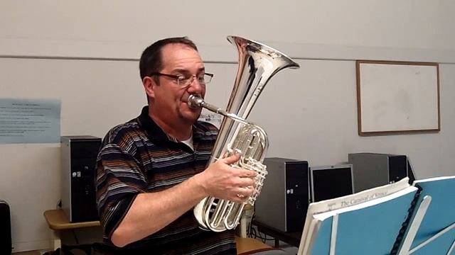 Berlioz Hungarian March Tuba Excerpt Played on the mini travel tuba смотреть онлайн