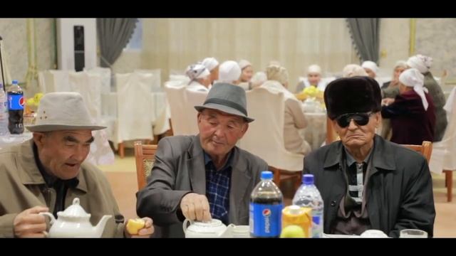 18-апрель күни Тахтакөпир районы «Қоңыраткөл» аўыл пуқараларына ауыз ашар дастурханы жайылды смотреть онлайн