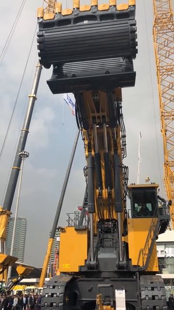 XCMG Excavator XE7000 #shorts смотреть онлайн