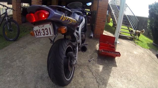 1998 Kawasaki ZX6R Urban GP Exhaust Sound Comparison