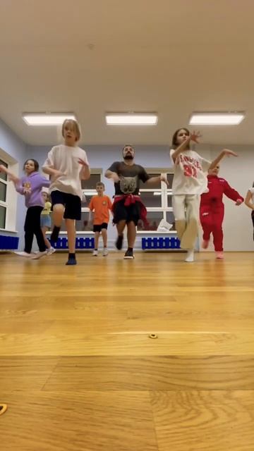 🙈☺️🔥 Dance. Shuffle Dance | Wednesday Addams Trend | #shorts Practice dance by K-DANCE смотреть онлайн
