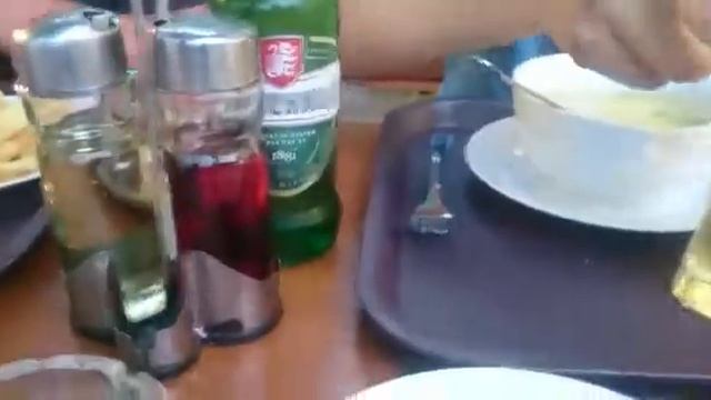 Bulgaria. Обед в кафе "Валенсия". смотреть онлайн