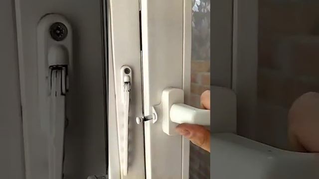 Как открыть окно или дверь на балкон. Заклинило ручку. смотреть онлайн