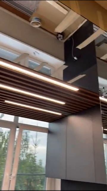 Облицовка зеркалами межкомнатной арки монтажниками "МосСтеклоПроект". смотреть онлайн