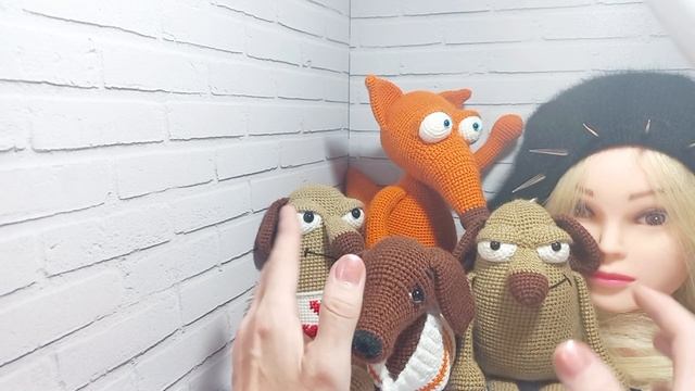 Вязовлог. Поздравляю всех девочек с 8 марта. Связала модный берет. Новые вязаные смешные игрушки. смотреть онлайн