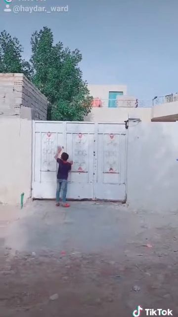 البنات من يسمعن صوت الكلب😂😂😂😂 смотреть онлайн