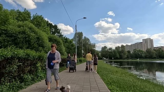 Не зная как помочь угасающему сыну, мать обреченно шла с ним прощаться в клинику… А увидев странную смотреть онлайн
