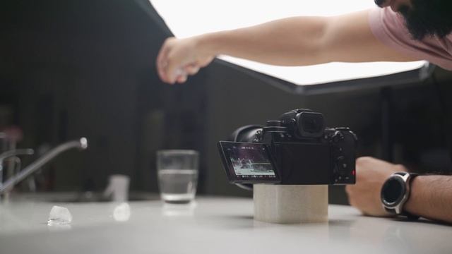 Panasonic Lumix S5 Review - Best VALUE hybrid photo video camera? смотреть онлайн