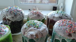 Пеку пасхальные, пуховые куличи.